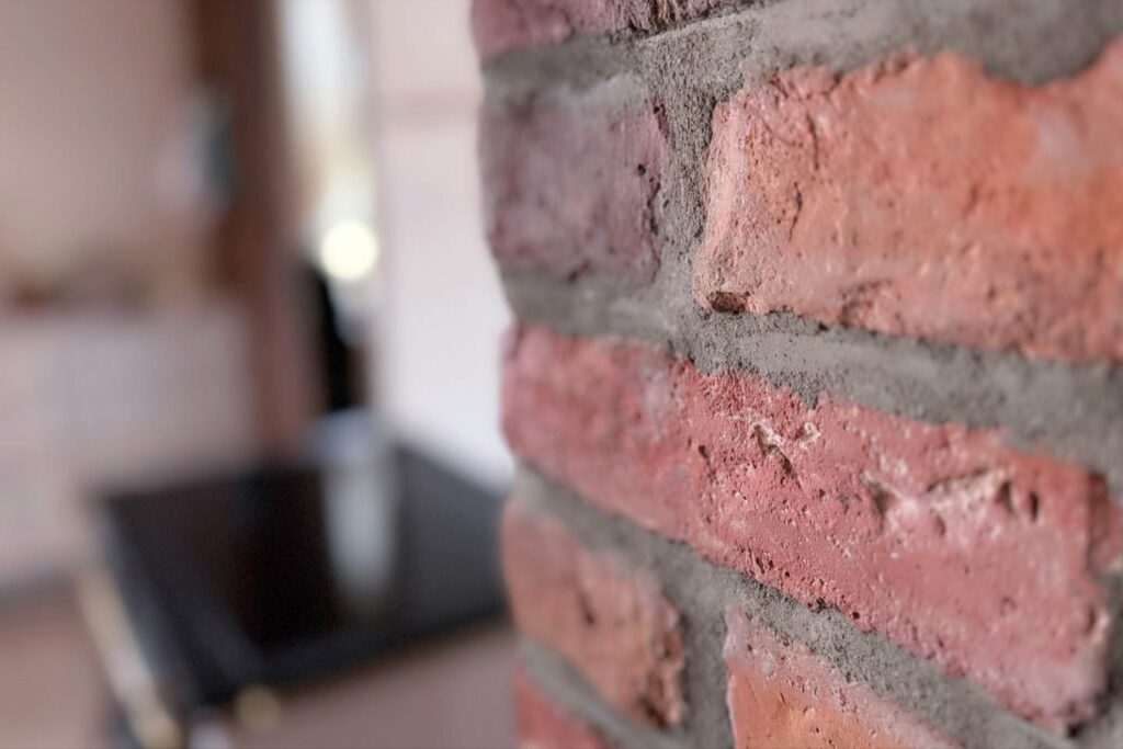 kivimüür punane tellis jaanimardi köögis